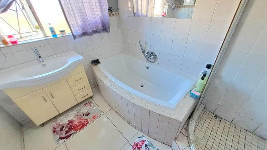 4 Bedroom Property for Sale in Gardeniapark Free State